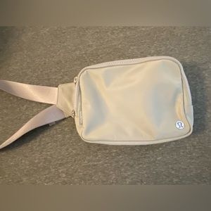 Large Lululemon belt bag